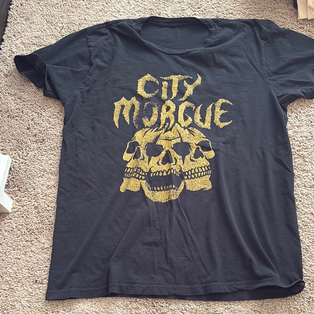 Amazon Black and Gold Short Sleeve Tee